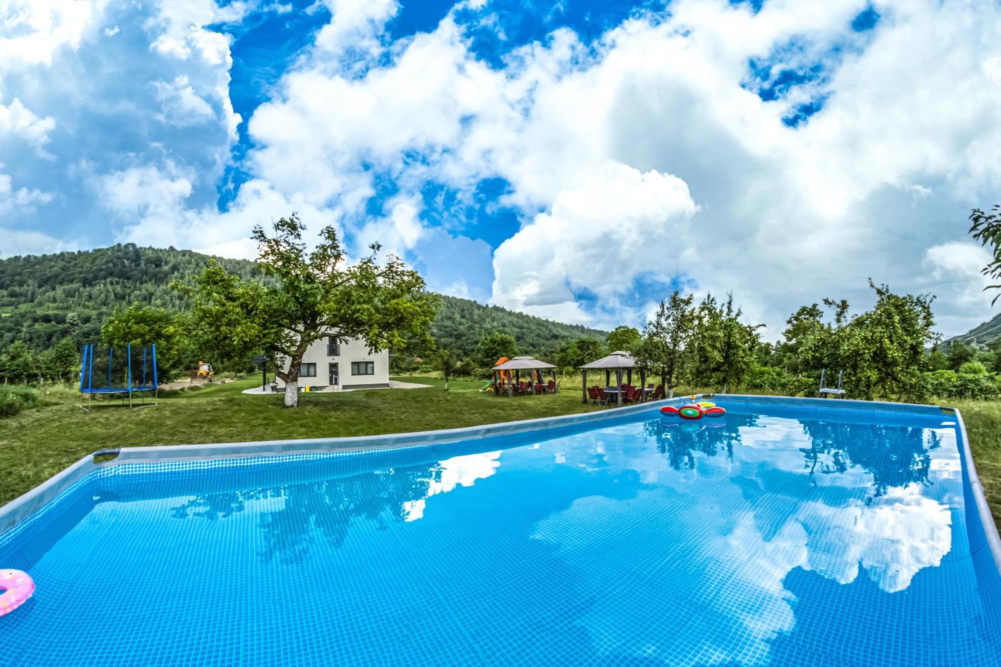 Transalpina Retreat Hotel Novaci-Straini Exterior photo